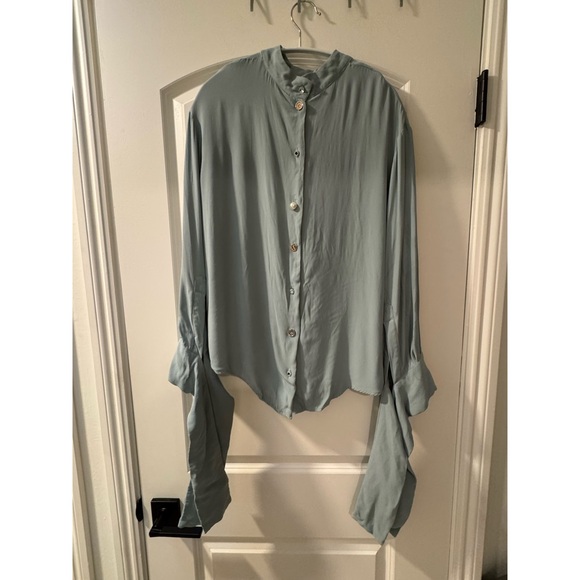 Elegant Women's Blouse - Picture 1 of 5